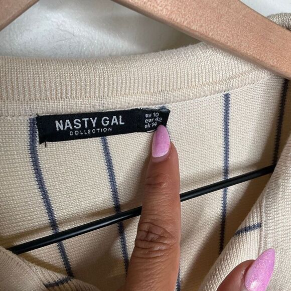 Nasty Gal Pinstripe Collared Sweater - Picture 3 of 5